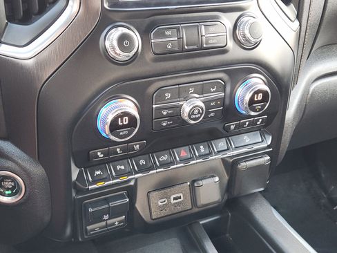 Used 2020 GMC Sierra 1500 AT4 w/ AT4 Premium Package AWD/4WD image 13