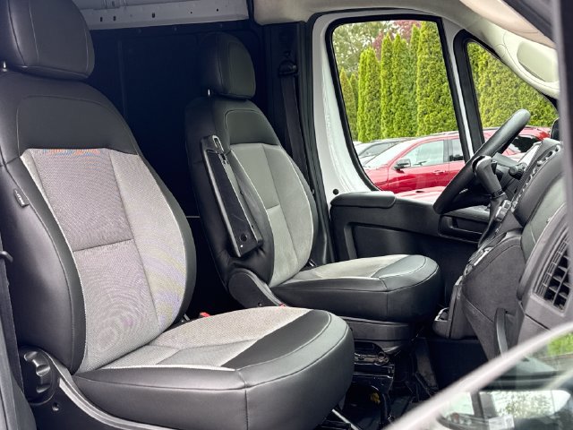 Used 2025 RAM ProMaster 2500 w/ Convenience Group FWD image 24
