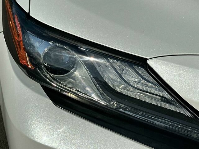 Used 2021 Toyota Camry XSE w/ Carpet Mat Package (TMS) FWD image 31