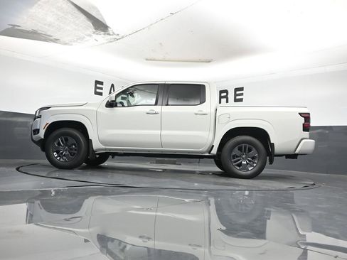 New 2025 Nissan Frontier SV w/ SV Convenience Package image 22