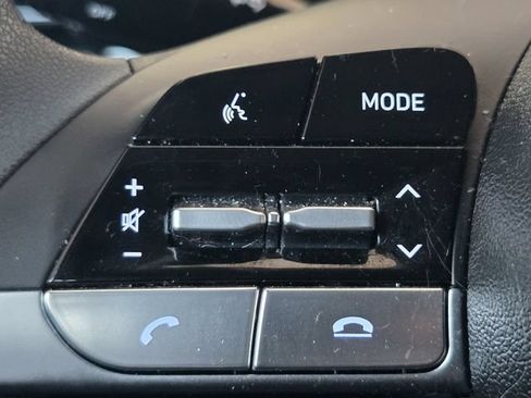 Used 2021 Hyundai Elantra SE w/ Cargo Package FWD image 9