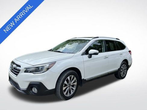 Used 2019 Subaru Outback 3.6R Touring AWD/4WD image 6