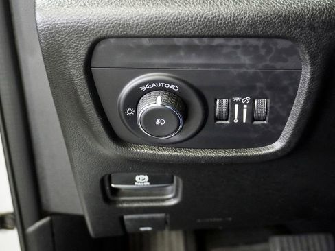 Used 2024 Jeep Grand Cherokee Limited w/ Luxury Tech Group II image 30