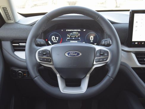 New 2026 Ford Explorer Active w/ Active Comfort Package image 8