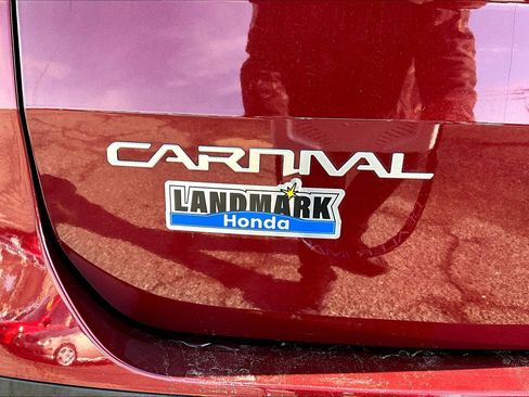 Used 2023 Kia Carnival LX image 33