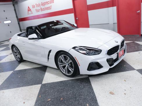Used 2025 BMW Z4 sDrive30i image 3