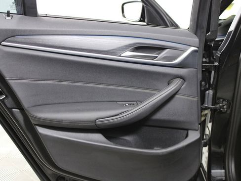 Used 2023 BMW 530e w/ M Sport Package image 26