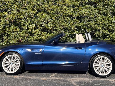 Used 2009 BMW Z4 sDrive35i image 7