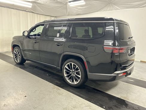 Used 2022 Jeep Wagoneer Series III w/ Premium Group I AWD/4WD image 7