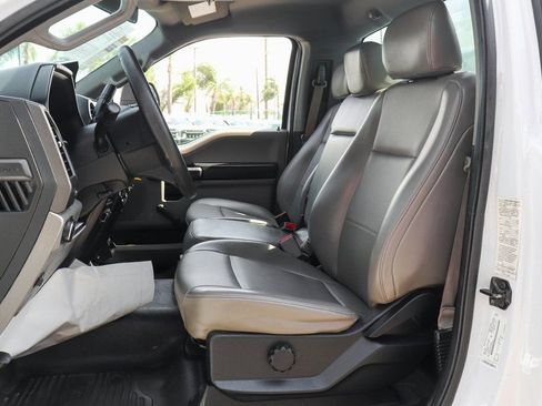 Used 2017 Ford F550 2WD Regular Cab Super Duty image 16