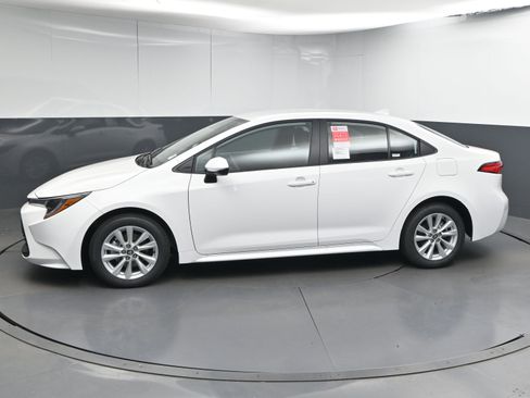 New 2026 Toyota Corolla LE image 5