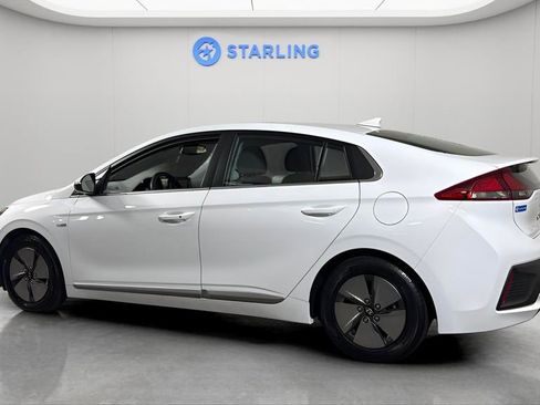 Used 2020 Hyundai Ioniq SE image 4
