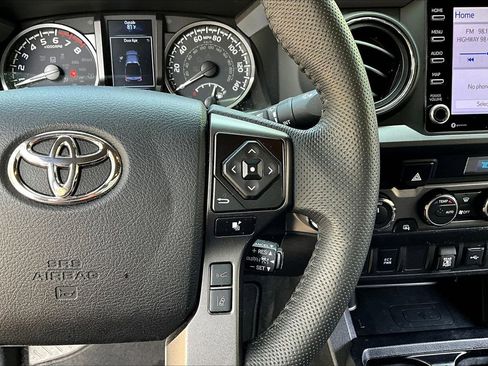 Used 2023 Toyota Tacoma TRD Sport image 11