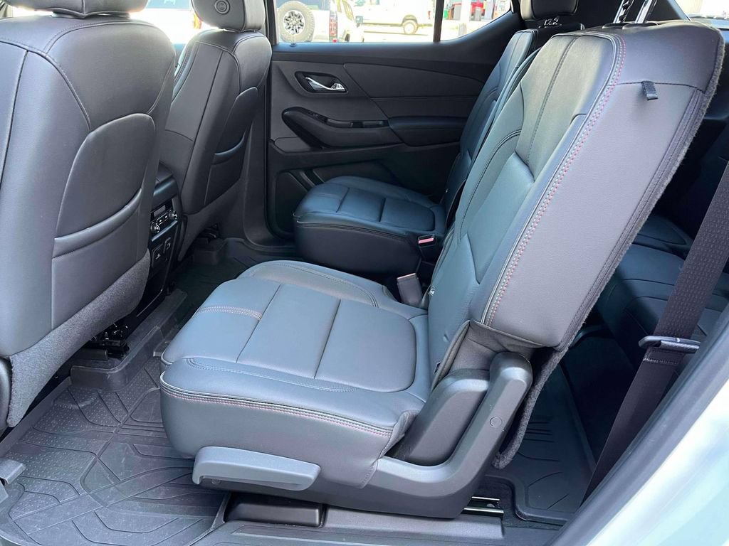 Used 2023 Chevrolet Traverse RS w/ LPO, Floor Liner Package AWD/4WD image 16