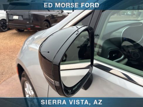 Used 2024 Chrysler Pacifica Touring-L FWD image 26