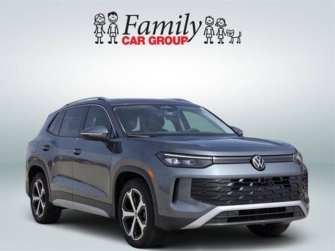 New 2026 Volkswagen Tiguan SE image 2