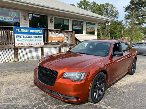 Used 2021 Chrysler 300 Touring w/ Sport Appearance Package RWD image 1