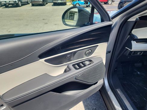 New 2025 Lincoln Nautilus Premier w/ Equipment Group 102A image 15