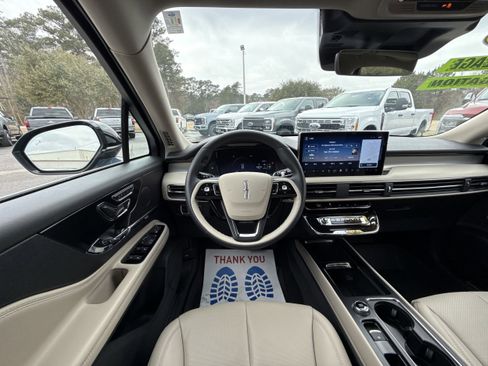 Used 2025 Lincoln Corsair FWD w/ Equipment Group 101A image 12