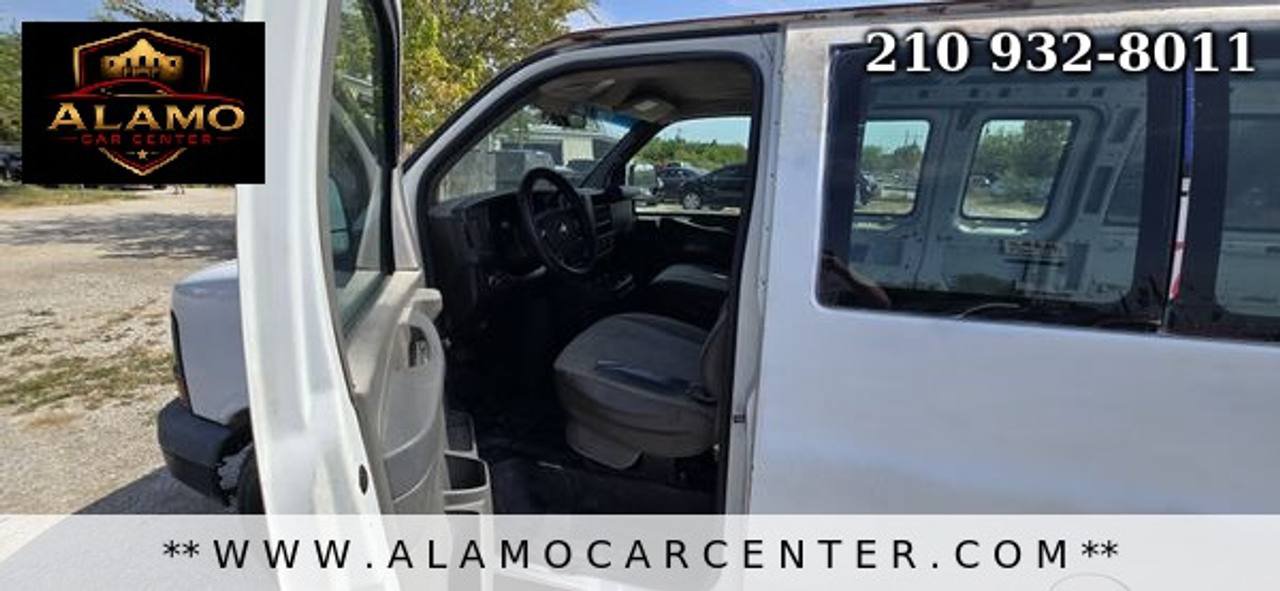 Used 2009 Chevrolet Express 1500 RWD image 27