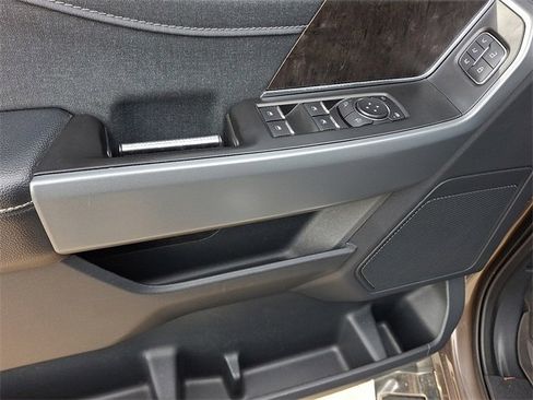 Used 2022 Ford F150 Lariat w/ Tow Technology Package image 12