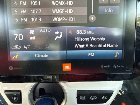 Used 2017 Toyota Prius Prime Advanced image 34