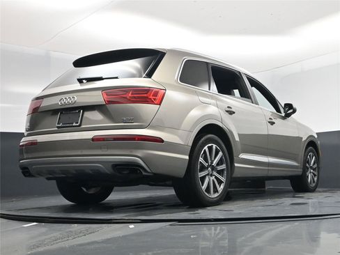 Used 2017 Audi Q7 3.0T Premium Plus image 14