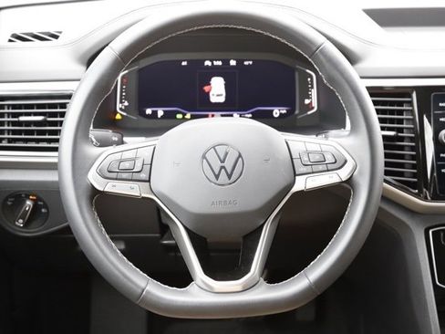 Used 2022 Volkswagen Atlas Cross Sport SE image 21