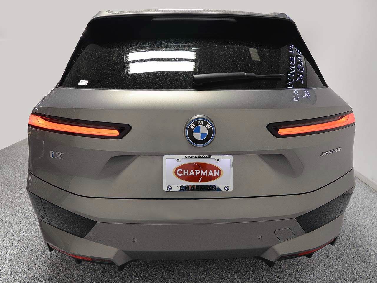 Used 2024 BMW iX xDrive50 w/ Premium Package AWD/4WD image 4