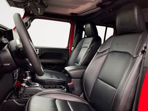 Used 2024 Jeep Wrangler Sahara image 10