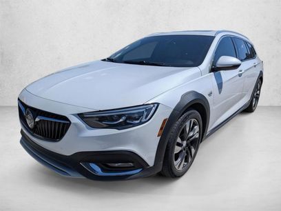 Used 2019 Buick Regal Essence w/ Driver Confidence Package I