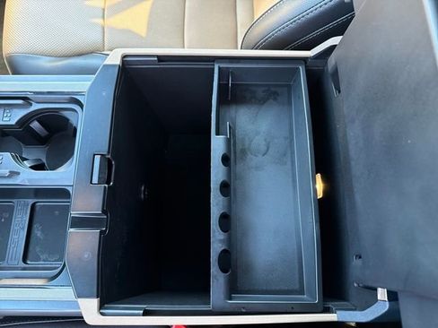 Used 2023 Ford F250 Lariat w/ Black Appearance Package image 25