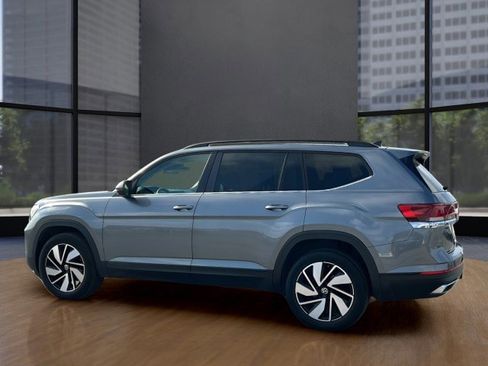 Used 2025 Volkswagen Atlas SE image 14