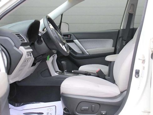 Used 2017 Subaru Forester 2.5i Premium w/ All-Weather Package image 19