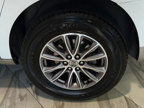 Used 2024 Buick Enclave Essence FWD image 33