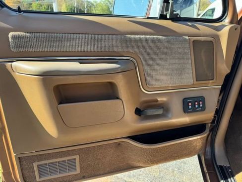 Used 1990 Ford F150 2WD Regular Cab image 13
