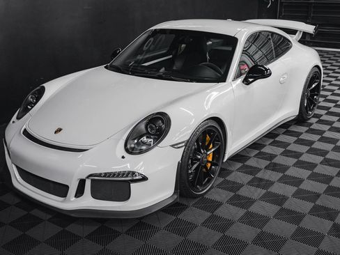 Used 2015 Porsche 911 GT3 RWD image 28