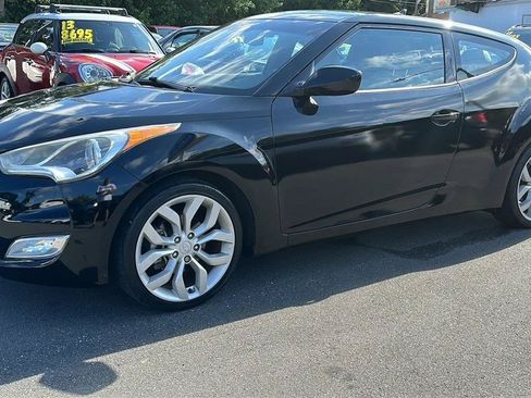 Used 2013 Hyundai Veloster w/ Style Pkg FWD image 13