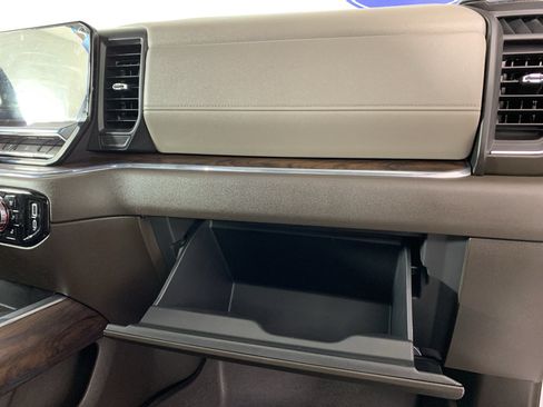 Used 2025 GMC Sierra 1500 SLT w/ SLT Convenience Package image 43