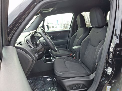 Certified 2022 Jeep Renegade Altitude w/ Convenience Group image 13