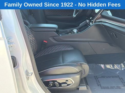 Used 2022 Jeep Grand Cherokee Summit w/ Luxury Tech Group V AWD/4WD image 13