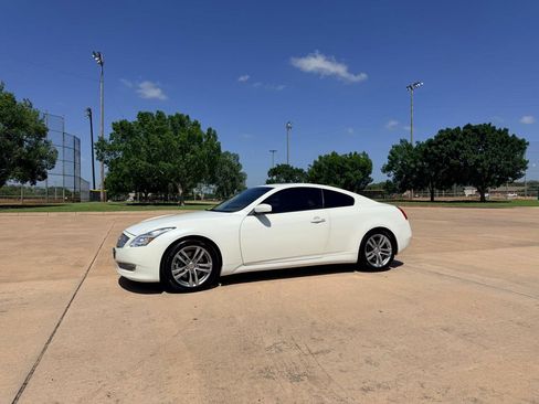 Used 2008 INFINITI G37 Journey w/ Premium Pkg RWD image 2