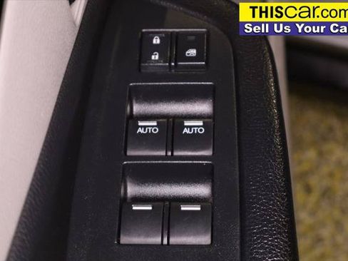 Used 2017 Honda Pilot Touring image 37