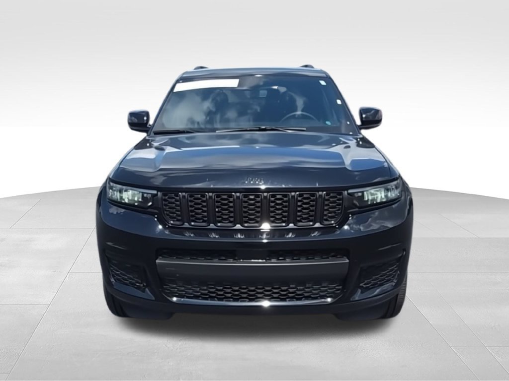 Used 2023 Jeep Grand Cherokee L Laredo AWD/4WD image 4