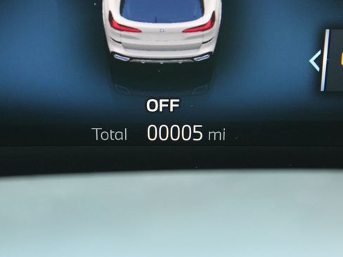 New 2026 BMW X5 xDrive50e w/ M Sport Package image 11