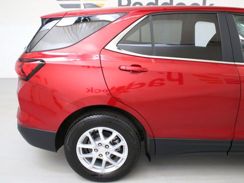 Used 2024 Chevrolet Equinox LT w/ LPO, Floor Liner Package AWD/4WD image 10