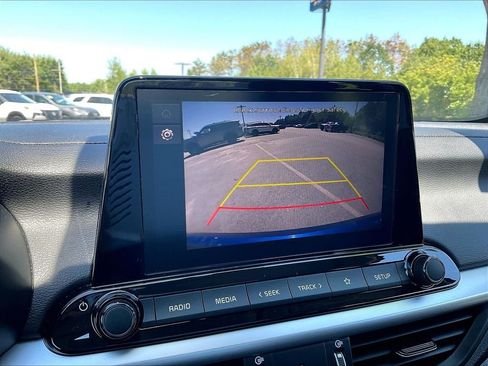 Used 2024 Kia Forte LXS w/ LXS Technology Package FWD image 18