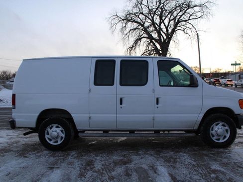 Used 2007 Ford E-250 and Econoline 250 image 3