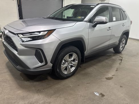 New 2025 Toyota RAV4 XLE image 6