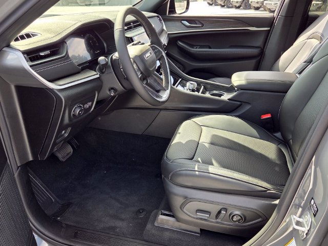 New 2027 Jeep Grand Cherokee Limited AWD/4WD image 14
